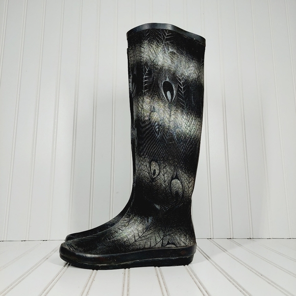 Volatile Black Light Stripes Feathers Black Slip On Tall Boots E61 - Picture 1 of 12
